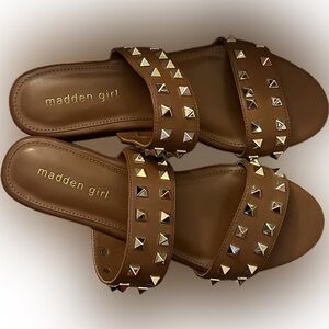 NWOT “Everett” madden girl studded platform sandals